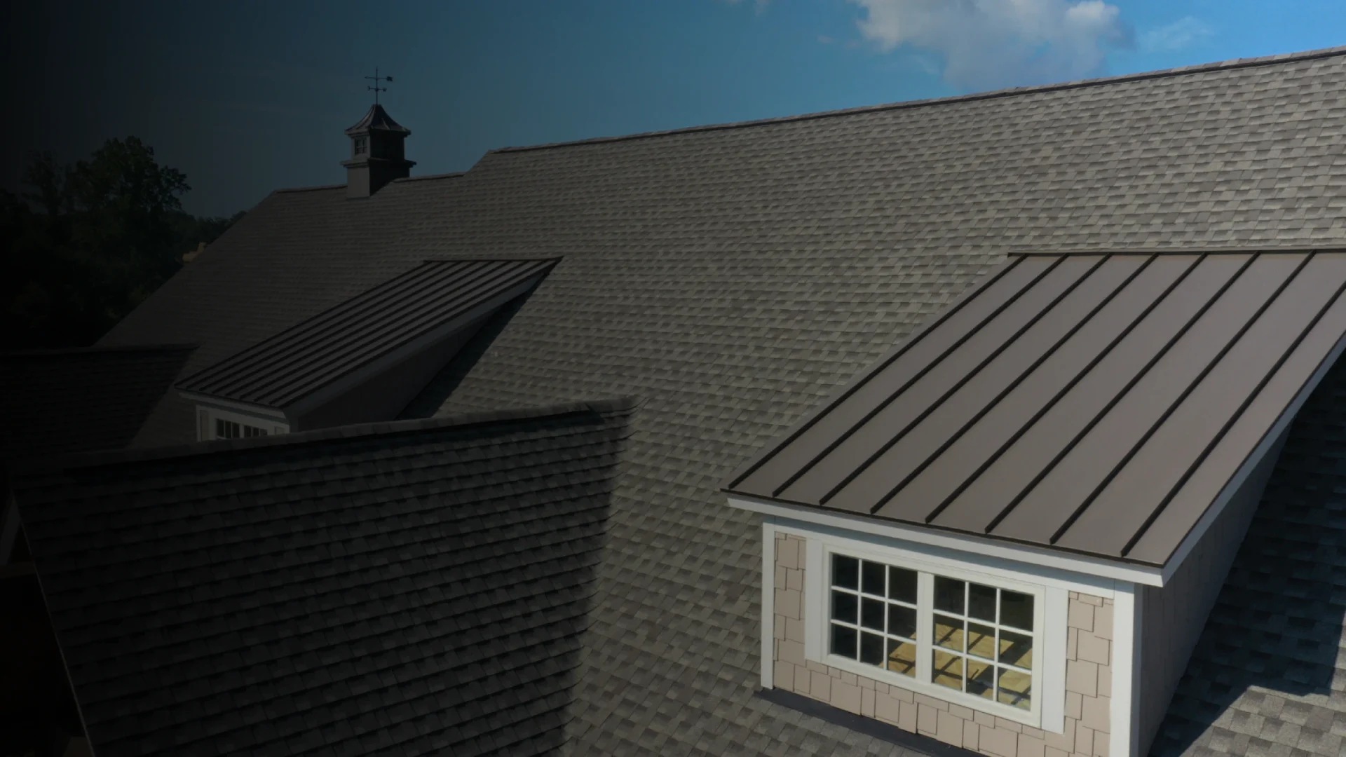 TimberWolf Roofing Hero